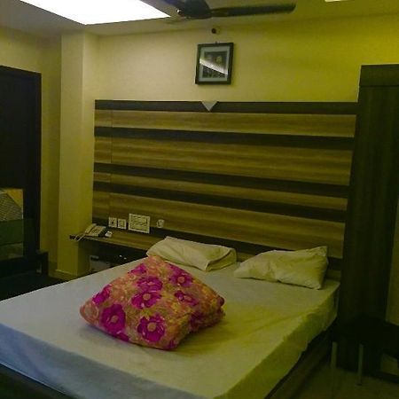 Devibala Residency Hotel Villupuram Buitenkant foto